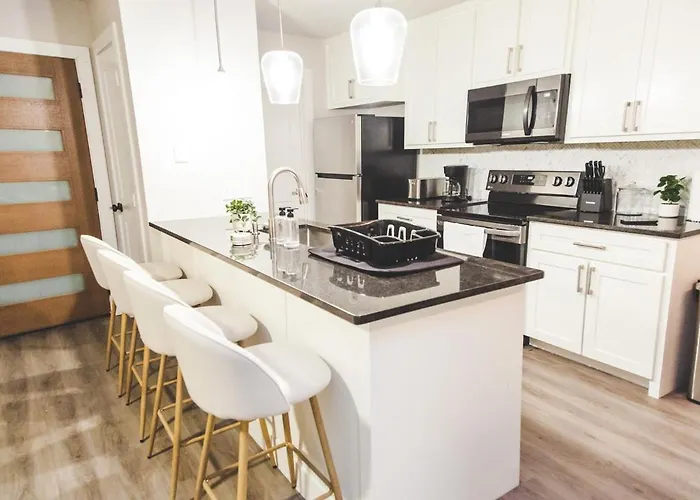 Worth Getaway With Pool & Games Holiday home *