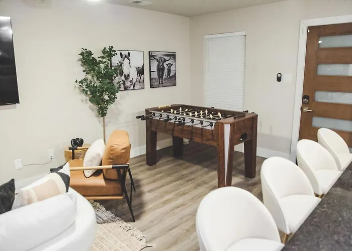 Holiday home Worth Getaway With Pool & Games