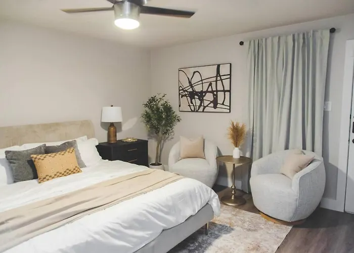Worth Getaway With Pool & Games Holiday home *